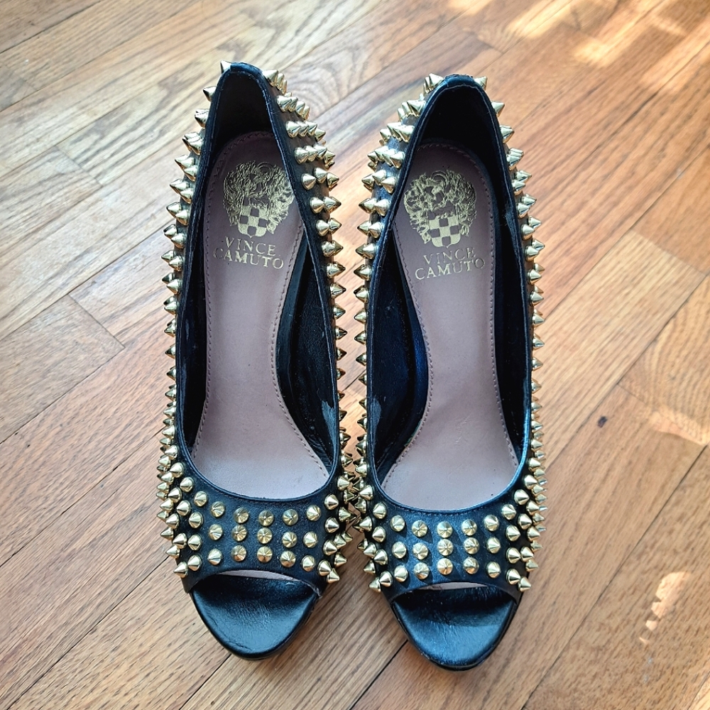 Vince Camuto Black and Gold Studded Women's Heels Sz 7